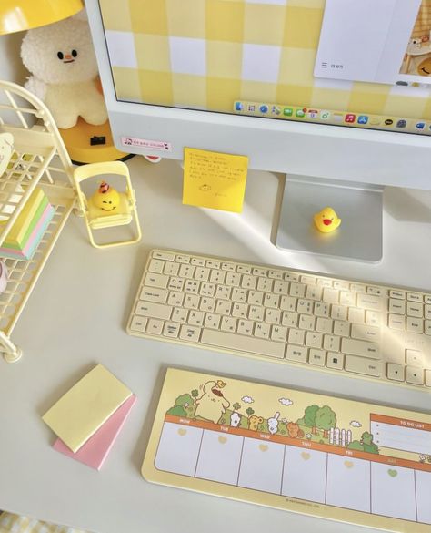 Yellow Desk Aesthetic, Cute Bed Sheets, Stationary Inspiration, Yellow Desk, Cozy Desk, Dream Desk, Study Desk Decor, Yellow Room, Office Room Decor