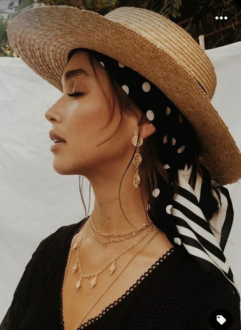 Summer Hat Style, Layer Necklaces, Mode Editorials, Vacation Essentials, Mode Turban, Hair Scarf Styles, Cool Winter, Vacation Accessories, Head Scarf Styles