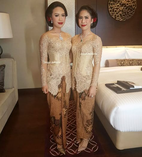 #anggiasmara Gold Kebaya, Sejauh Mata Memandang, Kebaya Moden, Nyonya Kebaya, Indonesian Kebaya, Kebaya Wedding, Indonesian Wedding, Batik Sarong, Modern Kebaya