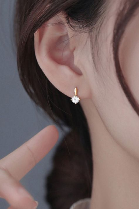 Simple Stud Earrings in Gold Statement Fashion Jewelry for Women – www.MyBodiArt.com Small Earrings Gold, Minimalist Necklace Silver, Simple Gold Earrings, Diamond Earrings For Women, Gold Earrings Models, Minimalist Earrings Studs, Statement Fashion, Gold Earrings For Women, Gold Jewelry Stores