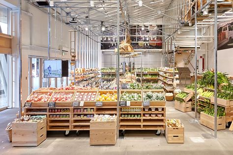 Muji has redesigned their global flagship store in Tokyo, inspired by the core necessities of survival: food, shelter, clothing...and did we mention food? Muji Hut, Muji Store, Vegetable Shop, Grocery Store Design, Food Retail, Supermarket Design, Fruit Shop, Fresh Market, Food Hall