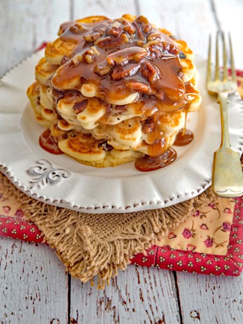 Pecan Pie Pancakes - Recipe - Oh, That's Good! Pancake Batter Recipe, Pecan Pancakes, Batter Recipe, Pecan Recipes, What's For Breakfast, Syrup Recipe, Pancakes And Waffles, Breakfast Treats, Pecan Pie