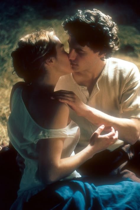 "Solomon and Gaenor" 1999 with Ioan Gruffudd. Ioan Gruffudd, Old Fashioned Love, Old Love, Good Movies To Watch, Body Poses, Romantic Art, Two People, Couple Aesthetic, Photo Reference