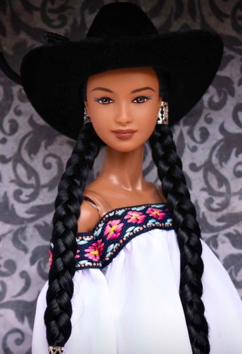 Native American Dolls, Barbie Top, Barbie Collector Dolls, Diy Barbie Clothes, Face Mold, Barbie Dress Fashion, Barbie Hair, African American Dolls