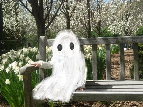 Phoebe Bridgers Ghost Aesthetic, Phoebe Bridgers Art Ghost, Pheobe Bridgers Ghost, Ghost Phoebe Bridgers, Phoebe Ghost, Phoebe Bridgers Ghost, Halloween Shuffle, Phoebe Bridgers Art, Scott Street