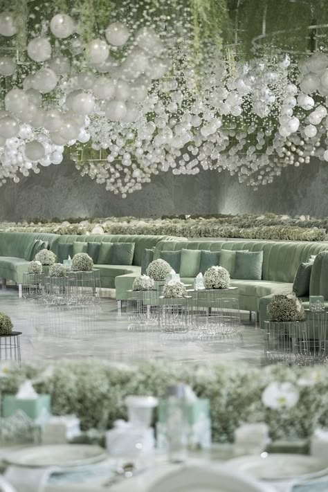 Chanel Inspired Wedding, Cloud Wedding, Wedding Ceiling Decorations, Modern Chic Wedding, Wedding Ceiling, Luxury Weddings Reception, Dream Wedding Reception, Wedding Hall Decorations, Wedding Stage Design