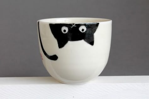 Ceramic Cafe, Cat Coffee Cups, Diy Pottery Painting, Pottery Animals, Pottery Painting Designs, Bird Crafts, Diy Pottery, Ceramic Animals, Ceramics Pottery Art