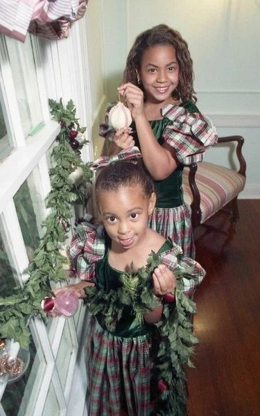 Beyonce Performance, Tina Knowles, Queen Bee Beyonce, Celebrity Siblings, Beyonce Knowles Carter, Beyoncé Giselle Knowles-carter, Solange Knowles, Beyoncé Giselle Knowles, Beyonce And Jay Z