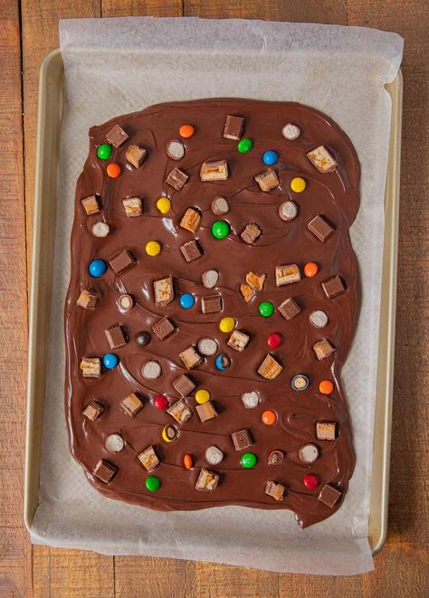 Fall Chocolate Bark Recipes, Thanksgiving Bark Candy, Candy Bar Bark, Candy Bar Recipes, Christmas Fudge Recipes Easy, Birthday Cake Fudge, Gingerbread Fudge, Homemade Candy Bars, Peppermint Fudge