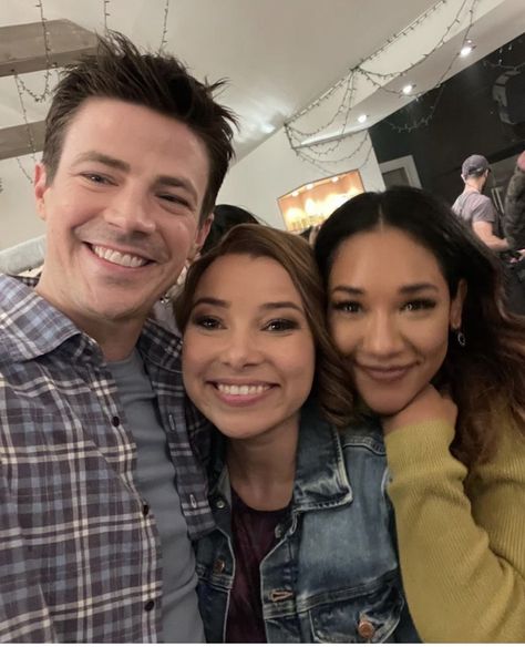 The Flash Cast, Grant Gustin Flash, Barry Allen The Flash, Elven Hairstyles, Flash Show, Flash Funny, Iris West Allen, Flash Comics, Superhero Shows