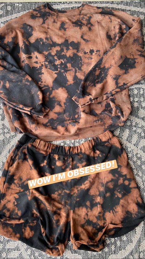 Bleached Tie Dye Shirt, Black Bleach Tie Dye, Bleach Tie Dye Diy, Bleach Tie Dye Hoodie, Reverse Tie Dye With Bleach, Tye Dye Bleach, Tye Dye Clothes, Bleach Tye Dye, Reverse Tye Dye