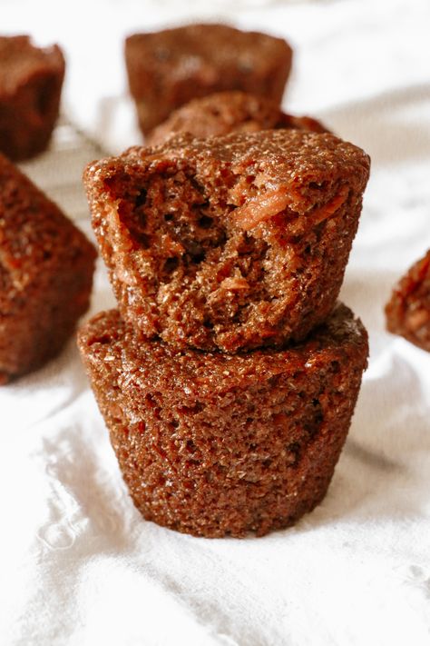 Carrot and Raisin Bran Muffins - Lepp Farm Market Carrot Bran Muffins, Vegan Banana Bread Muffins, Raisin Bran Muffin Recipe, Raisin Bran Muffins, Raisin Bran, Raisin Muffins, Bran Muffin Recipes, Carrot Cake Recipe Easy, Easy Carrot Cake