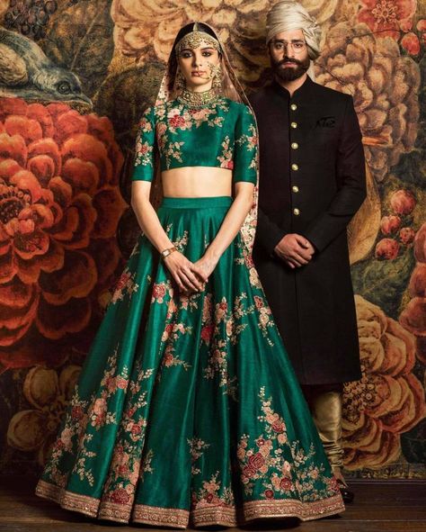 Best site to plan a modern Indian wedding, WedMeGood covers real weddings, genuine reviews and best vendors | candid photographers, Make-up artists, Designers etc भारतीय दुल्हन संबंधी, Sabyasachi Collection, भारतीय इतिहास, डिजाइनर कपड़े, Skirt Crop Top, Gold Lehenga, Sabyasachi Lehenga, Floral Lehenga, Designer Bridal Lehenga