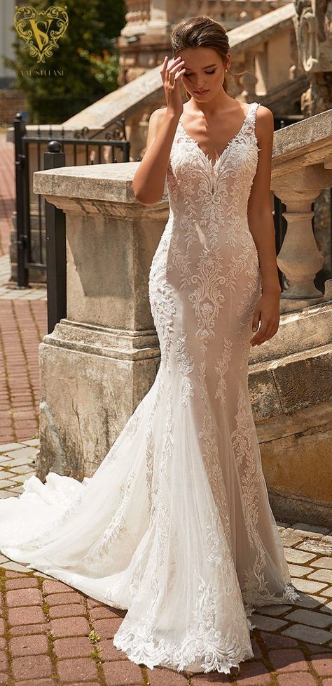 Sleeveless romantic lace wedding dress with v-neckline for the glamorous couture bride | Val Stefani Spring 2021 Wedding Dress - Lisbon/D8265 - Belle The Magazine #weddingdress #weddingdresses #bridalgown #bridal #bridalgowns #weddinggown #bridetobe #weddings #bride #dreamdress #bridalcollection #bridaldress #dress See more gorgeous bridal gowns by clicking on the photo Detachable Train Wedding Dress, Opulent Wedding, Beach Bridal Gown, Couture Bridal Gowns, Wedding Gowns Mermaid, Designer Bridal Gowns, Gorgeous Wedding Dress, Wedding Dress Trends, New Wedding Dresses