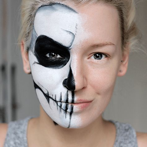 10 Halloween Makeup Ideas You Need to Try This Year Maquillaje Simple, Unique Halloween Makeup, Halloween Glam, Egyptian Makeup, Makeup Clown, Halloween Make-up Looks, Make Up Halloween, Half Skull, Creepy Halloween Makeup