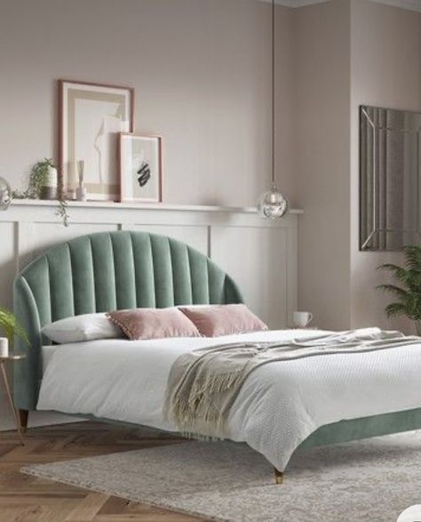 Bedroom Ideas Sage, Bedroom Ideas Sage Green, Hunter Green Bedrooms, Sage Green Bedroom Ideas, Green And White Bedroom, Sage Bedroom, Green Bedroom Walls, Green Bedroom Ideas, Green Headboard