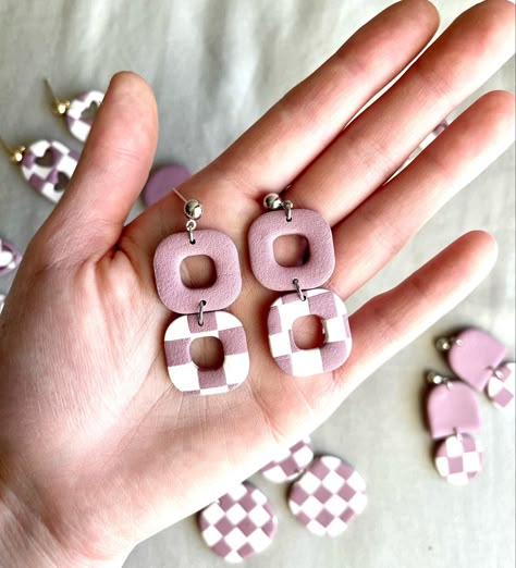 Handmade pink and white checkerboard polymer clay earrings Checkerboard Clay Earrings, Pink Clay Earrings, Pink Polymer Clay Earrings, Earring Inspo, Polymer Clay Flower Jewelry, Handmade Inspiration, Spring Earrings, Paper Earrings, Polymer Clay Jewelry Diy