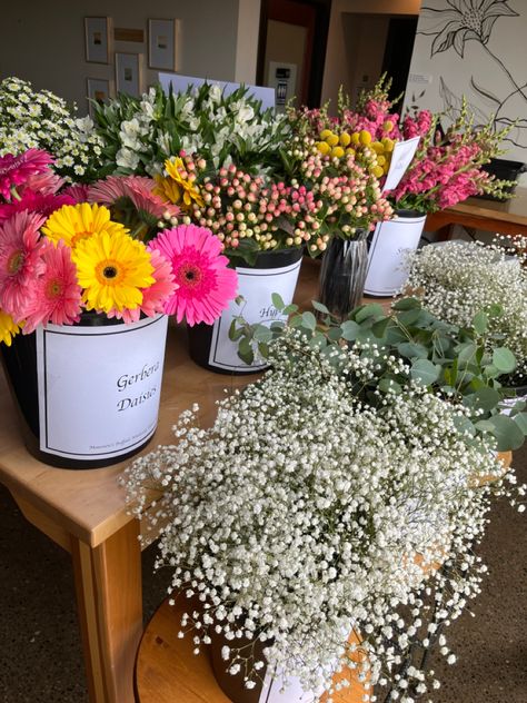 Build Your Own Flower Bouquet, Build Your Own Bouquet Party, Build Your Bouquet Bar, Build A Bouquet, Make Your Own Bouquet Party, Bridal Shower Build Your Own Bouquet, Flower Station, Make Your Own Bouquet, Bouquet Bar Build Your Own