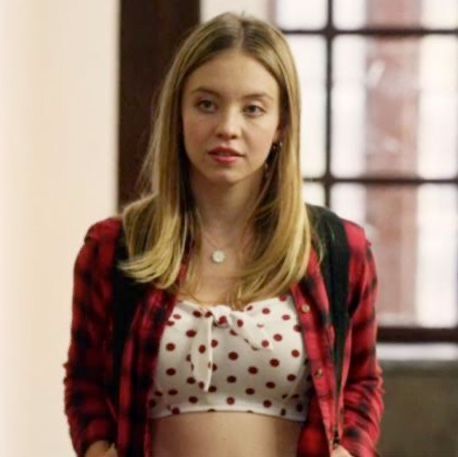 Sydney Sweeney Everything Sucks, Emaline Everything Sucks, Emaline Addario, Everything Sucks, Sydney Sweeney, Elle Fanning, Lily Collins, Girl Crushes, Film Serie