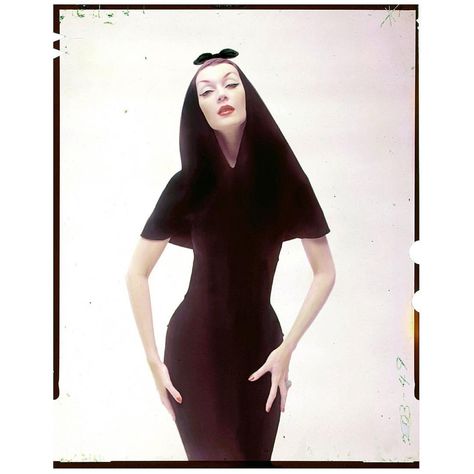 Rare 4x5 transparency of Dovima wearing a hooded dinner dress by Balenciaga from 1949. On display in LA FRANCE D’AVEDON — Old World, New Look at the Bibliothèque nationale de France until February 26. #richardavedon #dovima #bnf Lisa Fonssagrives, Ice Queen Dress, Marisa Berenson, Suzy Parker, Carmen Dell'orefice, Cristobal Balenciaga, Jean Shrimpton, Cristóbal Balenciaga, Original Supermodels