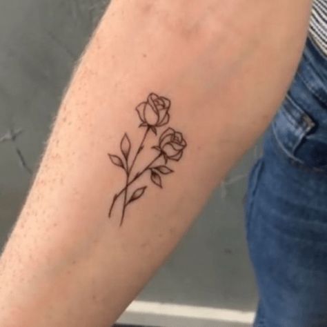 Two Roses Intertwined Tattoo, Mother Daughter Rose Tattoos, Coloured Rose Tattoo, Finger Rose Tattoo, Purple Rose Tattoos, Simple Rose Tattoo, Rose Tattoo Ideas, Purple Tattoos, Rose Tattoos For Women