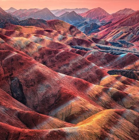 Rainbow Mountains China, Danxia Landform, Structure Of The Earth, Rainbow Mountains, Great Blue Hole, The Pyramids Of Giza, China Image, Landform, Canada Images