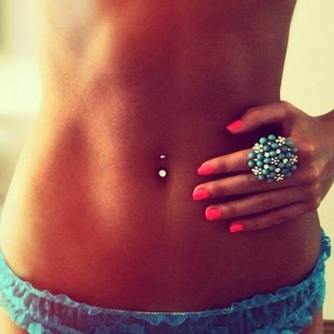 I wouldn't mind a belly button piercing. They're kind of cute. Belly Button Piercings, Belly Piercings, Piercings And Tattoos, Belly Piercing, Button Rings, Belly Button Piercing, Piercing Ideas, Belly Rings, Belly Button