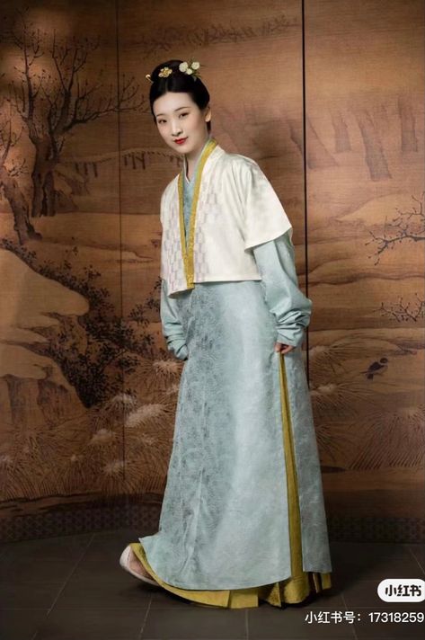 Traditional Chinese Hanfu, Yuan Dynasty, Chinese Fashion, Chinese Hanfu, Chinese Clothing, Chinese Traditional, Chinese Culture, Ancient Chinese, Traditional Chinese