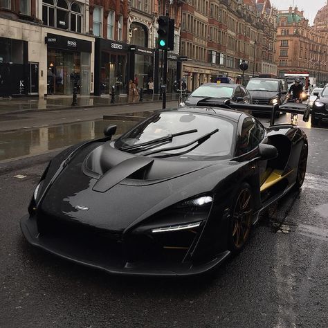 www.McLarenTalk.com on Instagram: “Batman Whip 🦇 Black #McLaren #Senna @mclarentalk @corentin.spot  Register on 👉www.mclarentalk.com #mclarentalk #mclarensenna #carbon…” Supercar Collection, Tmax Yamaha, New Sports Cars, Mc Laren, Super Luxury Cars, Classy Cars, Fancy Cars, Pretty Cars, Koenigsegg