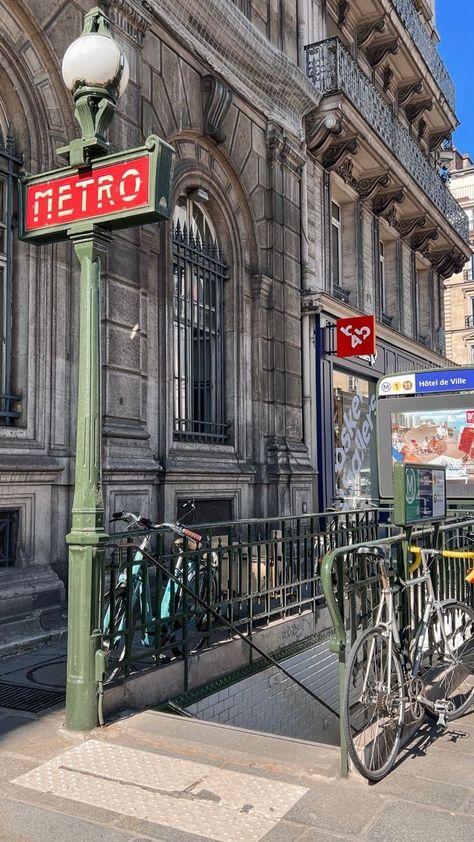 Paris Student Aesthetic, Paris Metro Aesthetic, Transit Aesthetic, Paris Brochure, Metro Station Aesthetic, Paris Streets Aesthetic, Aesthetic Bikes, Metro Aesthetics, Paris University