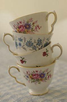 Tea Essentials, 자작나무 그림, Tea Party Ideas, Pretty Tea Cups, Pretty China, Cuppa Tea, Vintage Tea Party, Pretty Cups, Cabbages