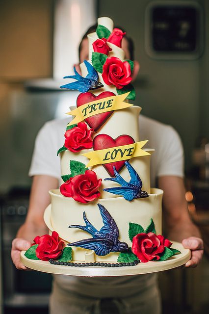 Umm who is this baker and where is her located?!!! - Awesome Rockabilly wedding cake! Tattoo Cake, Rockabilly Wedding, Munnar, Crazy Cakes, Unique Cakes, Wedding Tattoos, Cupcake Cake, Retro Wedding, Gorgeous Cakes