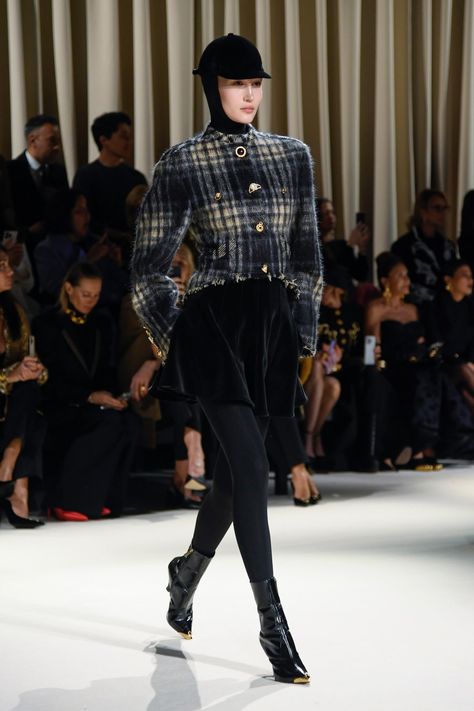 Schiaparelli Fall 2024 Ready-to-Wear Runway, Fashion Show & Collection Review [PHOTOS] Schiaparelli Fall 2024, Tartan Runway, Tweed Runway, 2025 Runway, Chanel Fall 2017, Daniel Roseberry, Runway 2024, Diverse Fashion, 21 February