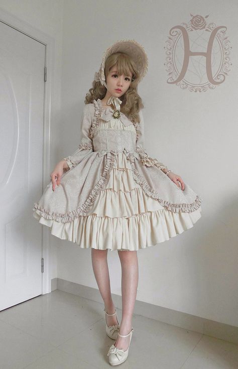 Doll Oc, Elegant Gothic Aristocrat, Gothic Aristocrat, 2020 Makeup, Op Dress, Classic Lolita, Gothic Corset, Victorian Dolls, Quirky Fashion