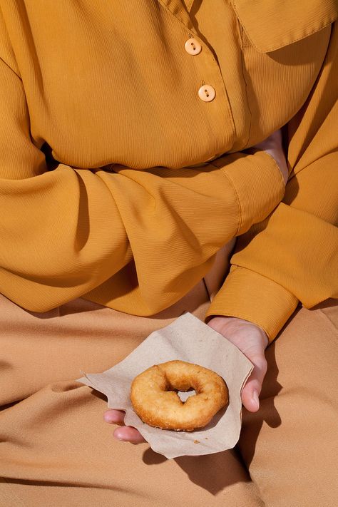 Wardrobe Snacks: Thoughtfully Composed Outfits that Perfectly Match Different Foods | Colossal Gig Poster, Foto Tips, Yellow Art, Yellow Aesthetic, Photo Series, Bora Bora, Design Milk, Mellow Yellow, Photography Inspo