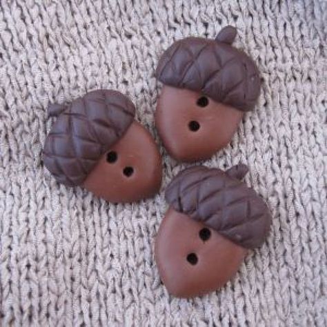 acornbuttons Clay Acorn, Clay Autumn, Clay Workshop, Shrink Art, Clay Things, Clay Polymer, Cute Polymer Clay, Clay Miniatures, Fimo Clay