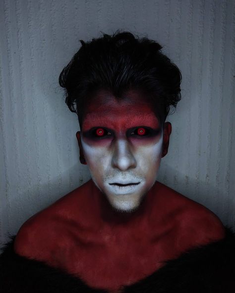 Evil Makeup Men, Mens Devil Makeup, Devil Makeup Men, Demon Costume Men, Demon Makeup Scary, Demon Makeup Men, Male Vampire Makeup, Makeup Prompts, Evil Makeup