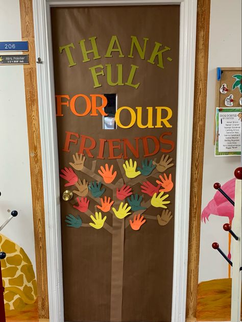 Thankful Tree Door Decoration, Thanksgiving Doors For Classroom, Thanksgiving School Bulletin Boards, Thankful Classroom Door, Thanksgiving Class Door, Thankful Door Decorations Classroom, Thanksgiving Door Ideas, Thanksgiving Door Ideas For Classroom, November Door Ideas For Classroom