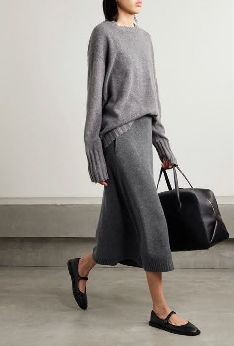 Mode Casual, Grey Outfit, 가을 패션, Gray Skirt, Work Fashion, Grey Fashion, Brunello Cucinelli, Skirt Outfits, Net A Porter