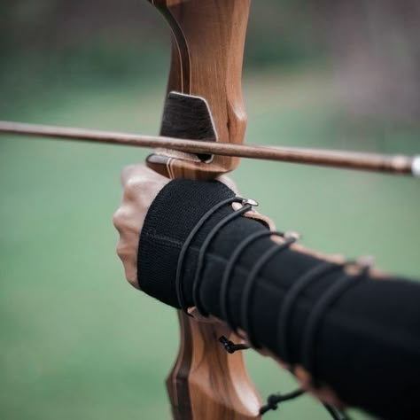 Female Archer, Archery Aesthetic, Archery Tips, L J Shen, Archery Bows, Country Things, Longbow, Arm Guard, Vox Machina