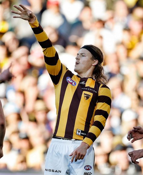 Ginnie enjoyed a goal against his old mob. #AFLPiesHawks #hawthornfc #gatherround #adelaideoval #heraldsunsport #heraldsunphoto… | Instagram Jack Ginnivan Wallpaper, Jack Ginnivan Hawthorn, Afl Aesthetic, Jack Ginnivan, Afl Hawthorn, Hawthorn Football Club, Afl Players, Wallpaper Sport, Hawthorn Hawks