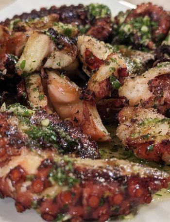 Grill Octopus Recipe, Grilled Octopus Recipe Italian, Grilled Octopus Recipe Spanish, Char Grilled Octopus, Grilled Octopus Fine Dining, Cannelloni Recipes, Octopus Recipes, Lunch Sides, Grilled Octopus