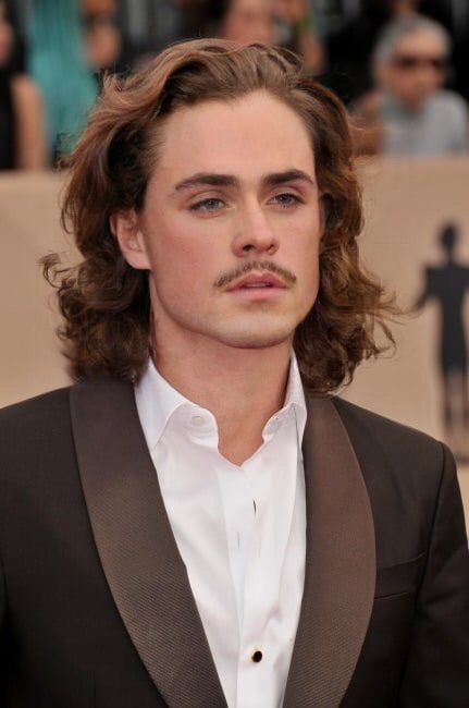 70s Shag, Waves Hairstyle Men, Long Hairstyles For Men, Man Buns, Waves Hairstyle, Akali League Of Legends, Hairstyle Men, Dacre Montgomery, Wavy Hair Men