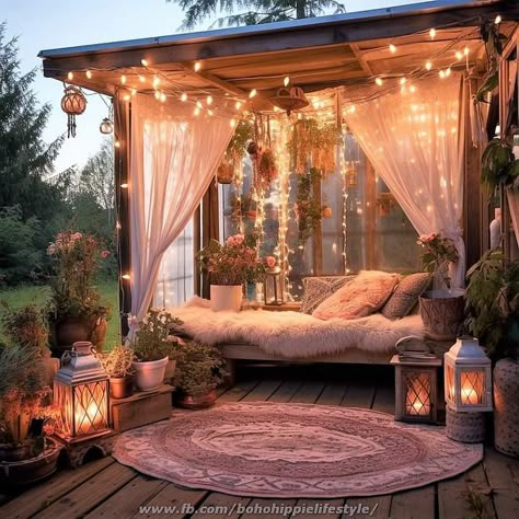 Cozy Home Interior Design, Cozy Home Interior, Boho Patio, Home Decorating Ideas Living Room, Home Decor Cozy, Deco Boheme, Home Decor Apartment, Apartment Balcony Decorating, Dream House Rooms