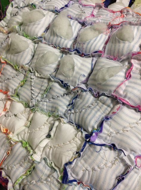 Puffy Quilts How To Make A, Bubble Quilt Tutorial, Puff Quilt Blanket, Easy Puff Quilt, Quilt Puff Blanket, Bubble Blanket Diy Puffy Quilt, Baby Puff Quilt, Puff Blanket Bubble Quilt, Puff Quilts