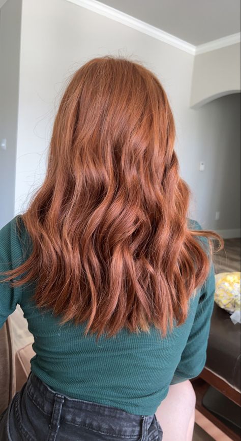 Wavy Ginger Hair, Wavy Red Hair, Eva Hair, Red Hair Looks, Wavy Hairstyles Medium, Midlength Haircuts, Natural Red Hair, Natural Redhead, Round Face Haircuts