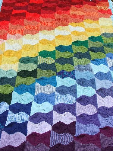 Fish Blanket, Rainbow Quilts, Fish Quilt, Blanket Knitting Pattern, Kids Wraps, Night Nurse, Rug Tutorial, Rainbow Blanket, Rainbow Quilt