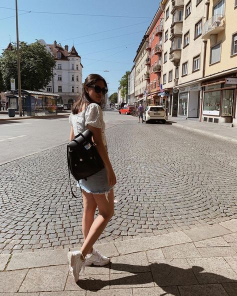 Viviana ❀’s Instagram photo: “bloomin‘ 🦋” Longchamp Backpack Outfit, Longchamp Backpack, Backpack Outfit, Longchamp Le Pliage Backpack, Longchamp Le Pliage, Fashion Backpack, Backpacks, Instagram Photo, Wardrobe