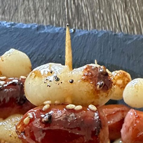 Vince Vasquez on Instagram: "Sotteok Sotteok or Korean sausage and rice cake skewers are very popular with the whole family and make a simple and fun appetizer. I just skewered the korean sausages and precooked small tteokbokki and then fried in a pan till they were cooked through. Perfect for a party! Sweet and savory sauce: 1/2 Tbsp maple syrup 2 tsp soy sauce 1 tsp sesame oil 1 tsp sesame seeds #sotteoksotteok #tteokbokki #skewers #summer #foodreels #reelfood" Rice Cake Skewers, Korean Sausage, Cake Skewers, Sausage And Rice, Savory Sauce, Rice Cakes, Best Appetizers, Sesame Oil, Sausages