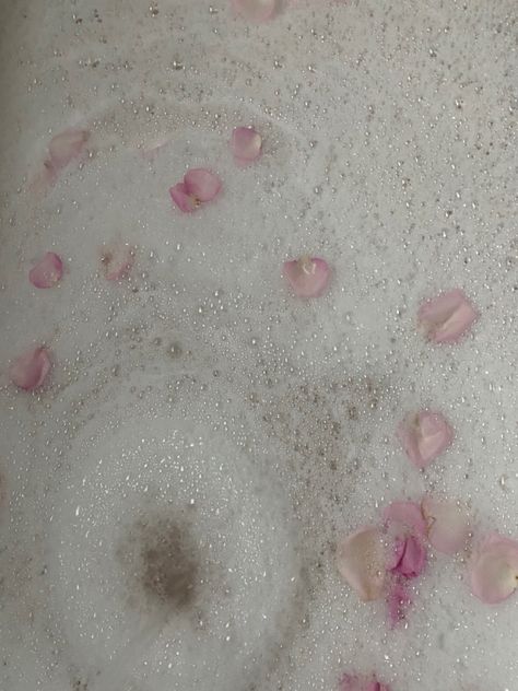 Bubble bath roses Aesthetic Bubble Bath, Bubble Bath Asethic, Pink Bubble Bath, Rose Bath Aesthetic, Pink Bubble Bath Aesthetic, Bubble Bath Rose Petals, Bubble Bath Aesthetic, Diy Bubble Bath, Aesthetic Bath